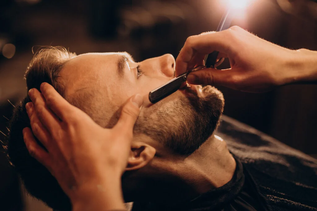 CURSO DE BARBEARIA INTENSIVO COMPLETO